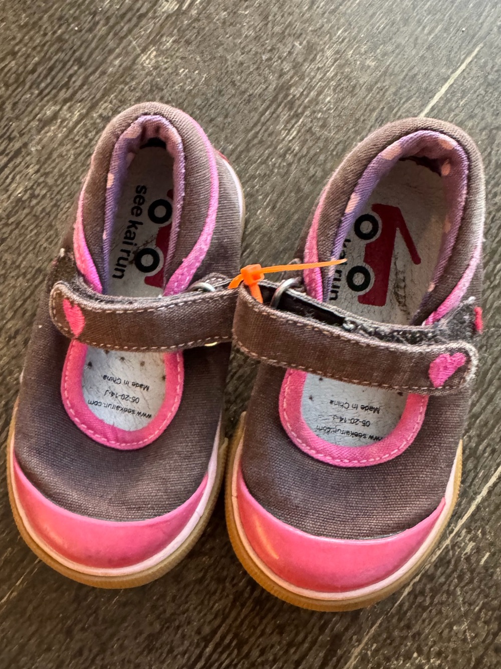 See Kai Run Brown and Pink Toddler Mary Jane Shoes 4 Toddler
